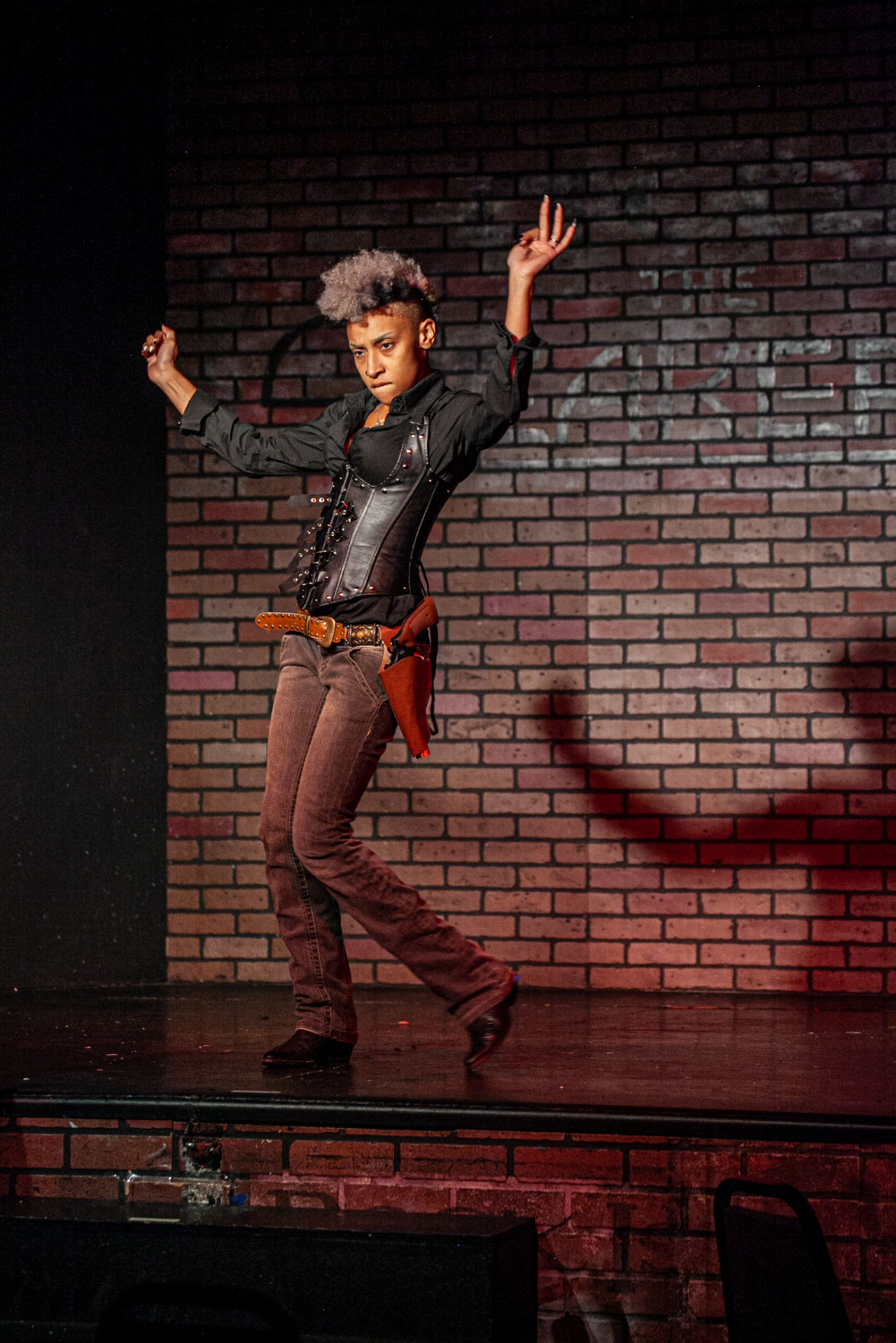 100319-mda-nws-kingburlesque5